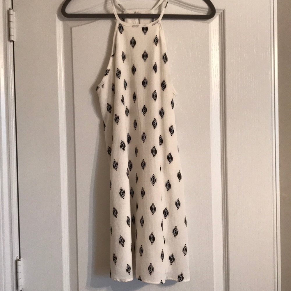 black and white flowy dress